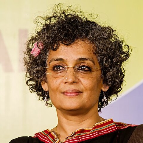famous-sagittarius-women-arundhati-roy
