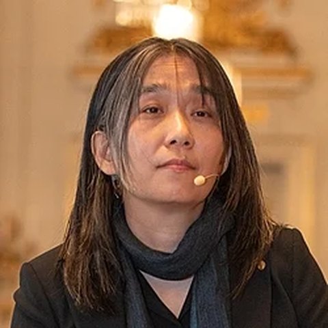 famous-sagittarius-women-han-kang